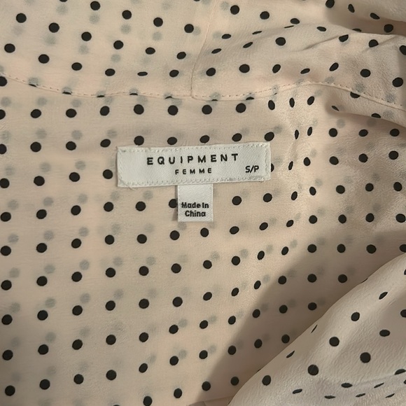 Equipment Polka Dot Tieneck 100% Silk Blouse - size S - Picture 5 of 7